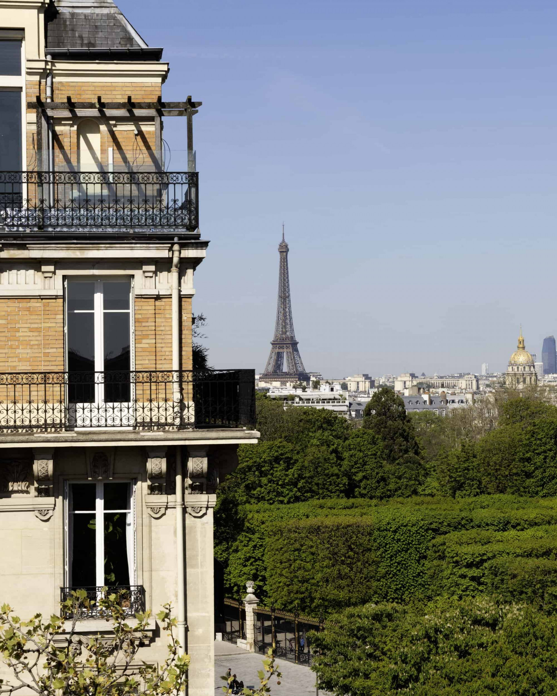 Views of the Eiffel Tower from one of the gardens 